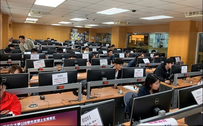 【捷報】行銷系勇奪全國行銷競賽冠軍，並將代表台灣出戰2019年「第六屆兩岸行銷模擬決策」大賽圖片